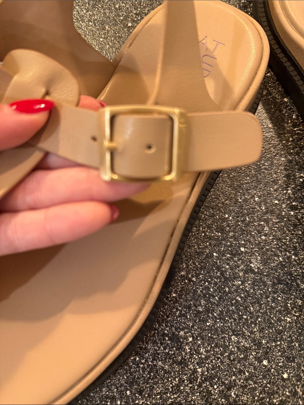 Like New Women’s Naturalizer Nude/Tan Slingback Thong Sandals - size 8 Wide - Picture 6 of 7